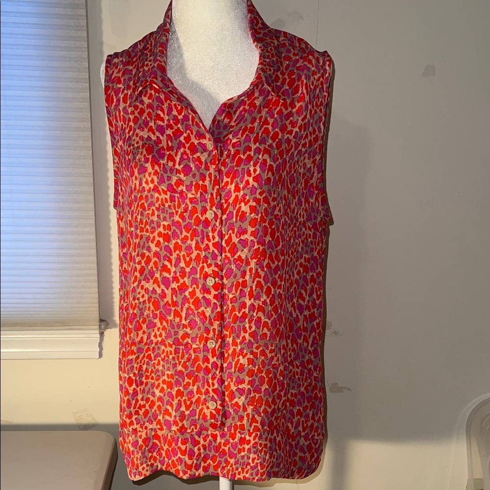 Cabi Style Heartbreaker Sleeveless Blouse Top in a red and pink animal print M